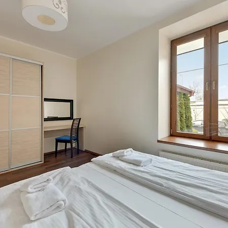 Aparthotel Dom & House - Jelitkowo 50 Metrow Od Plazy 4*