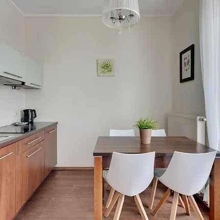 Ξενοδοχείο με διαμερίσματα Dom & House - Jelitkowo 50 Metrow Od Plazy 4*