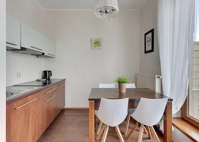 Lägenhetshotell Dom & House - Jelitkowo 50 Metrow Od Plazy 4*