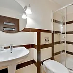 Dom & House - Jelitkowo 50 Metrow Od Plazy 公寓式酒店 4*